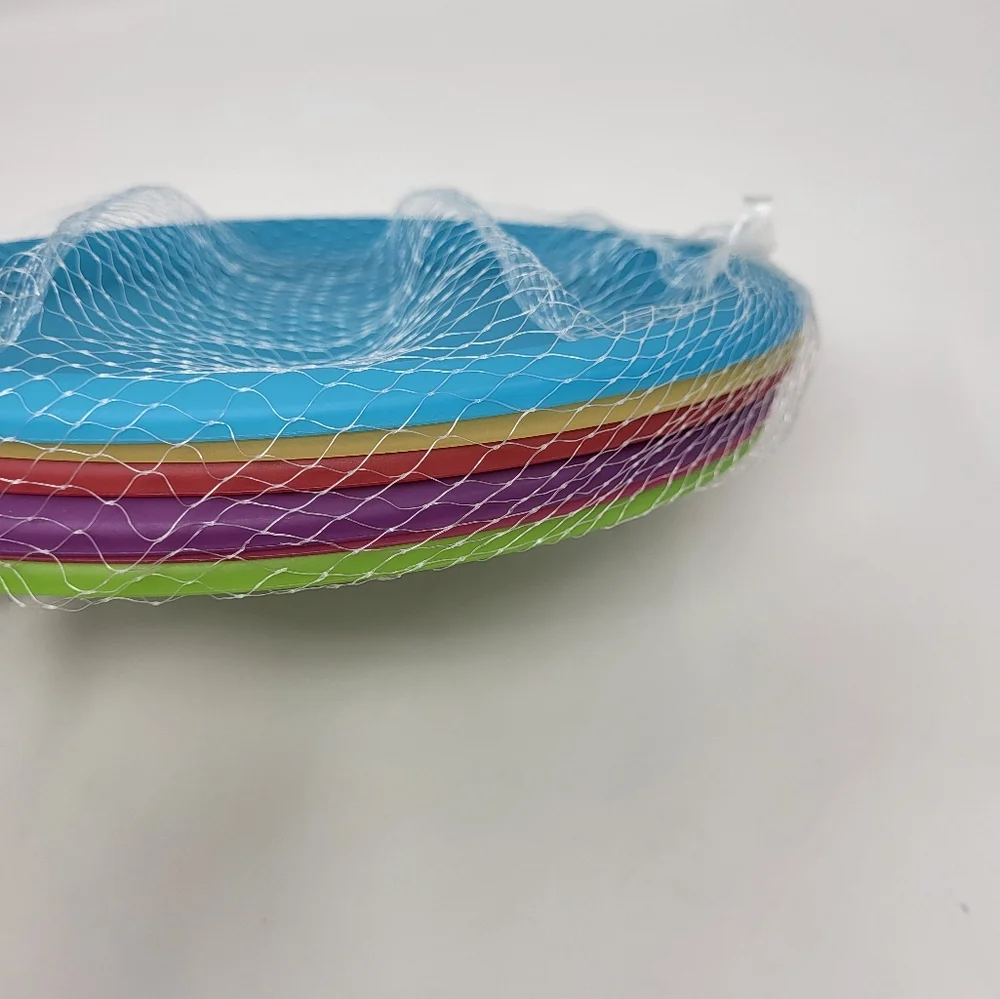 6 piece BPA free plastic multi color round plates new 10